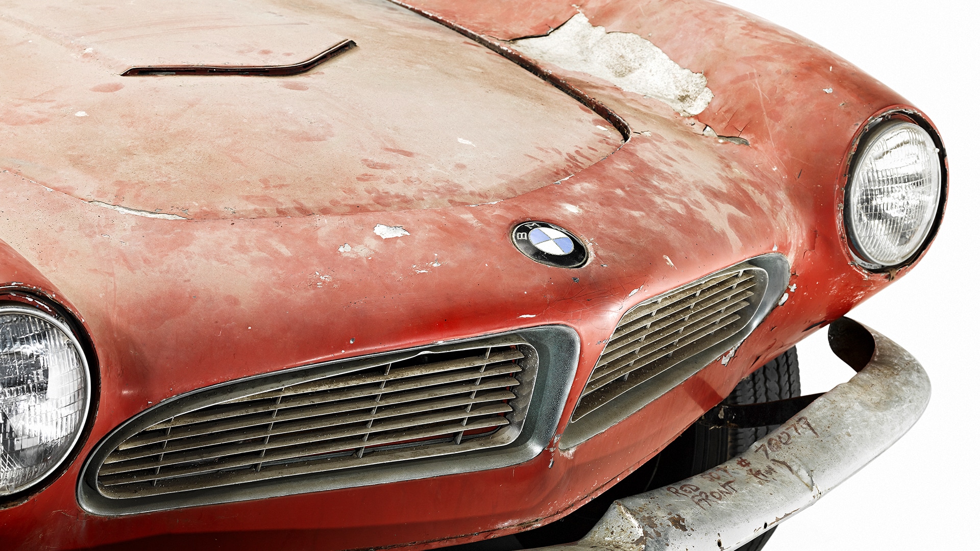 Elvis BMW 507 Jack Castor gives key to Klaus Kutscher