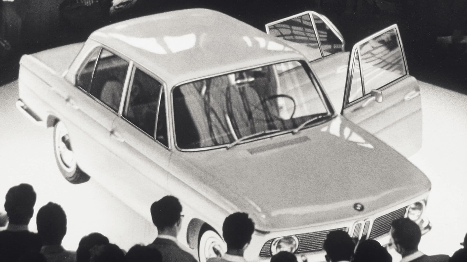 The Neue Klasse (1500 model) was unveiled to the public at the 1961 International Motor Show in Frankfurt, Germany.